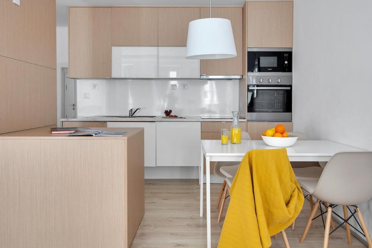 Modern 2 Bedroom Apartment In Estrela With Outside Terrace! Amazing For Families, Couples, Friends Lisbon Luaran gambar
