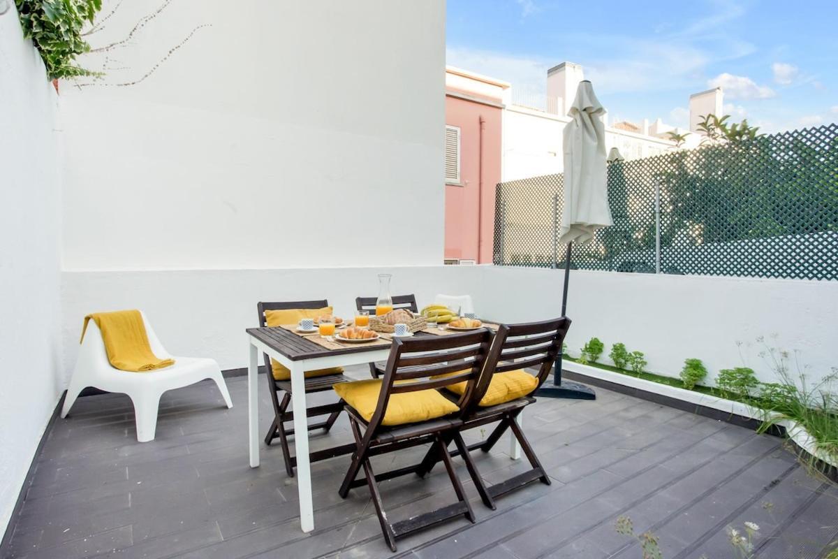 Modern 2 Bedroom Apartment In Estrela With Outside Terrace! Amazing For Families, Couples, Friends Lisbon Luaran gambar