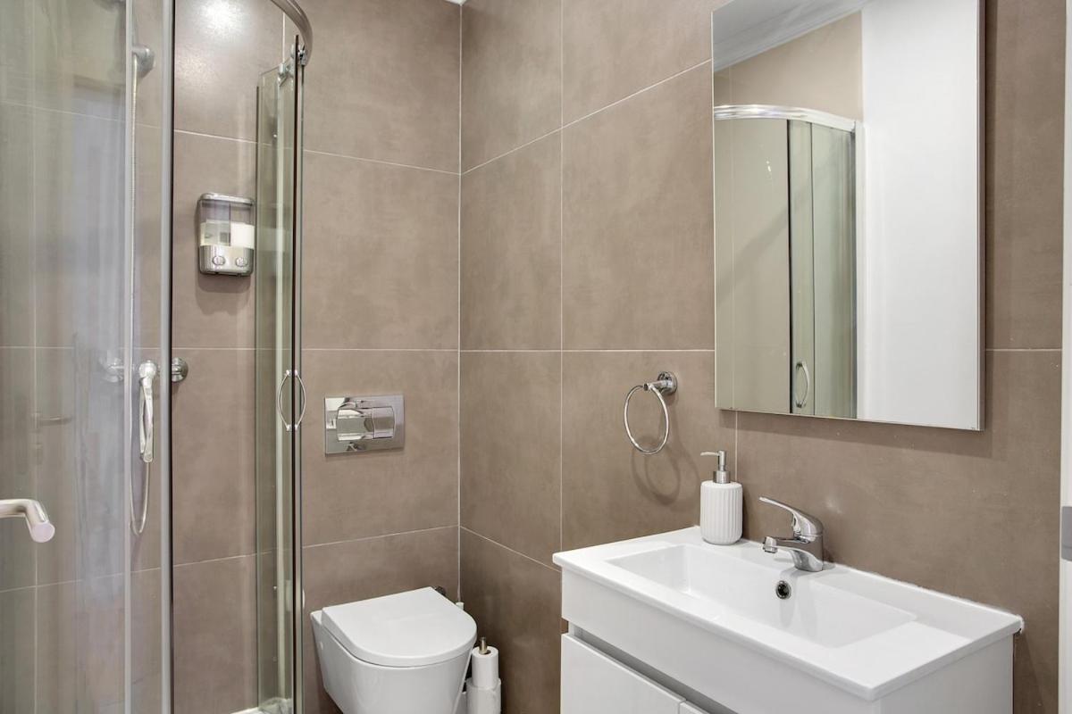 Modern 2 Bedroom Apartment In Estrela With Outside Terrace! Amazing For Families, Couples, Friends Lisbon Luaran gambar