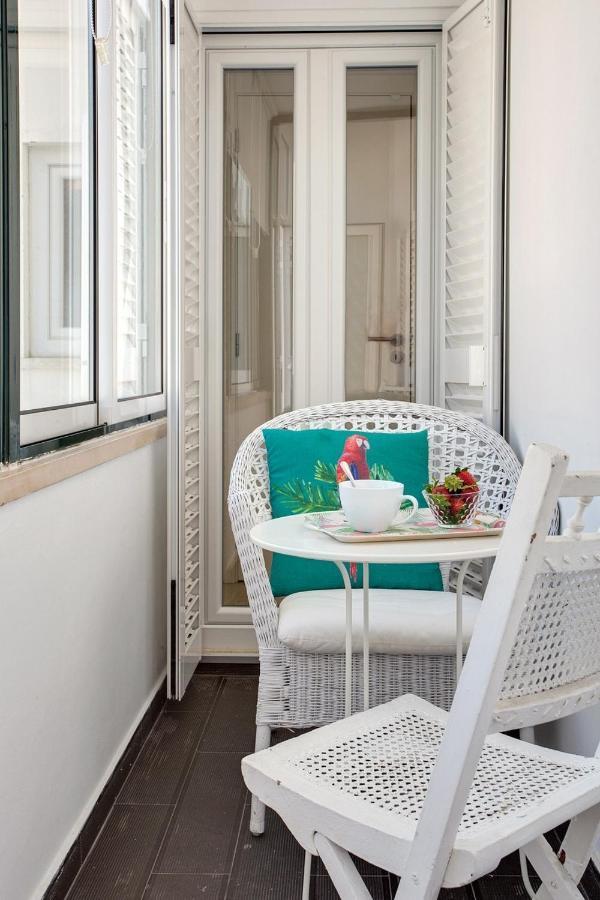 Modern 2 Bedroom Apartment In Estrela With Outside Terrace! Amazing For Families, Couples, Friends Lisbon Luaran gambar
